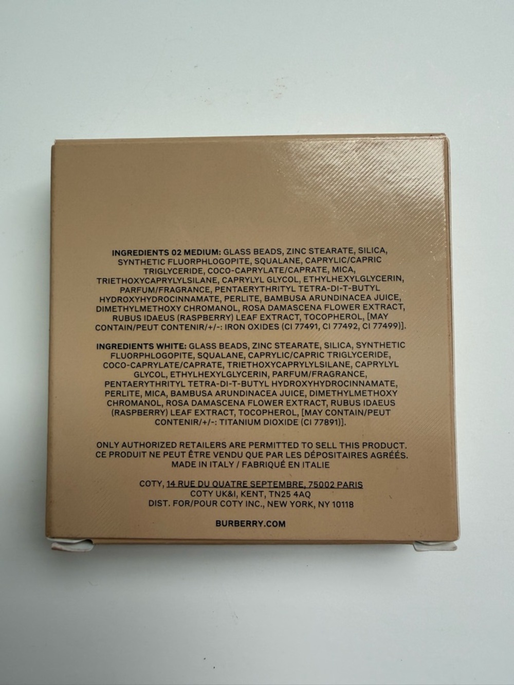 Burberry Compact Powder 02 medium - Picture 2 of 7